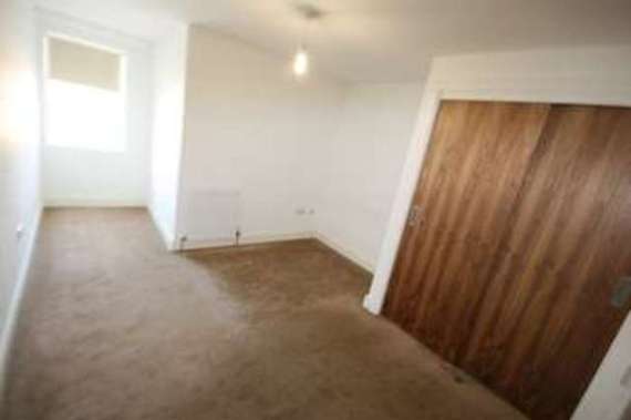 2 bedroom Flat to re...